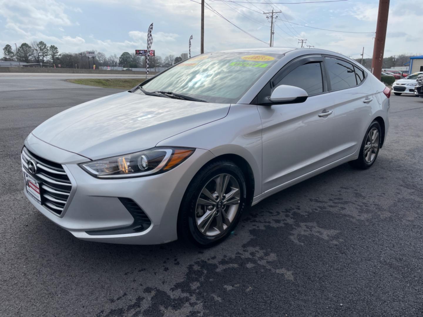 2018 Silver Hyundai Elantra (5NPD84LFXJH) with an 4-Cyl, 2.0 Liter engine, Auto, 6-Spd Shiftronic transmission, located at 8008 Warden Rd, Sherwood, AR, 72120, (501) 801-6100, 34.830078, -92.186684 - Photo#3